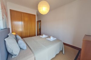 Schlafzimmer mit Doppelbett