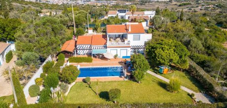 Villa Danina - Moderne Villa mit Pool, Sauna, Klimaanlage und Meerblick nahe Strand in Lagos