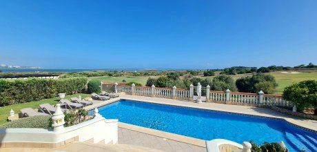 Villa Sanssouci – Exklusives Ferienhaus mit Pool, Meerblick & Blick auf die Lagune von Alvor nahe Lagos