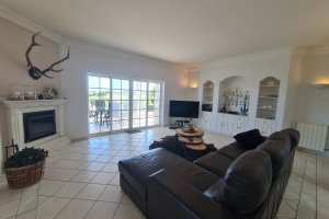 Villa Sanssouci Lagos lichtdurchfluteter Wohnbereich