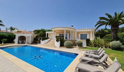 Villa Sanssouci – Exklusives Ferienhaus mit Pool, Meerblick & Blick auf die Lagune von Alvor nahe Lagos