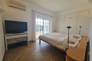 Villa Sanssouci Schlafzimmer 1 mit Klimaanlage Meer und Poolblick