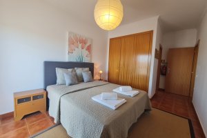 Schlafzimmer mit Doppelbett