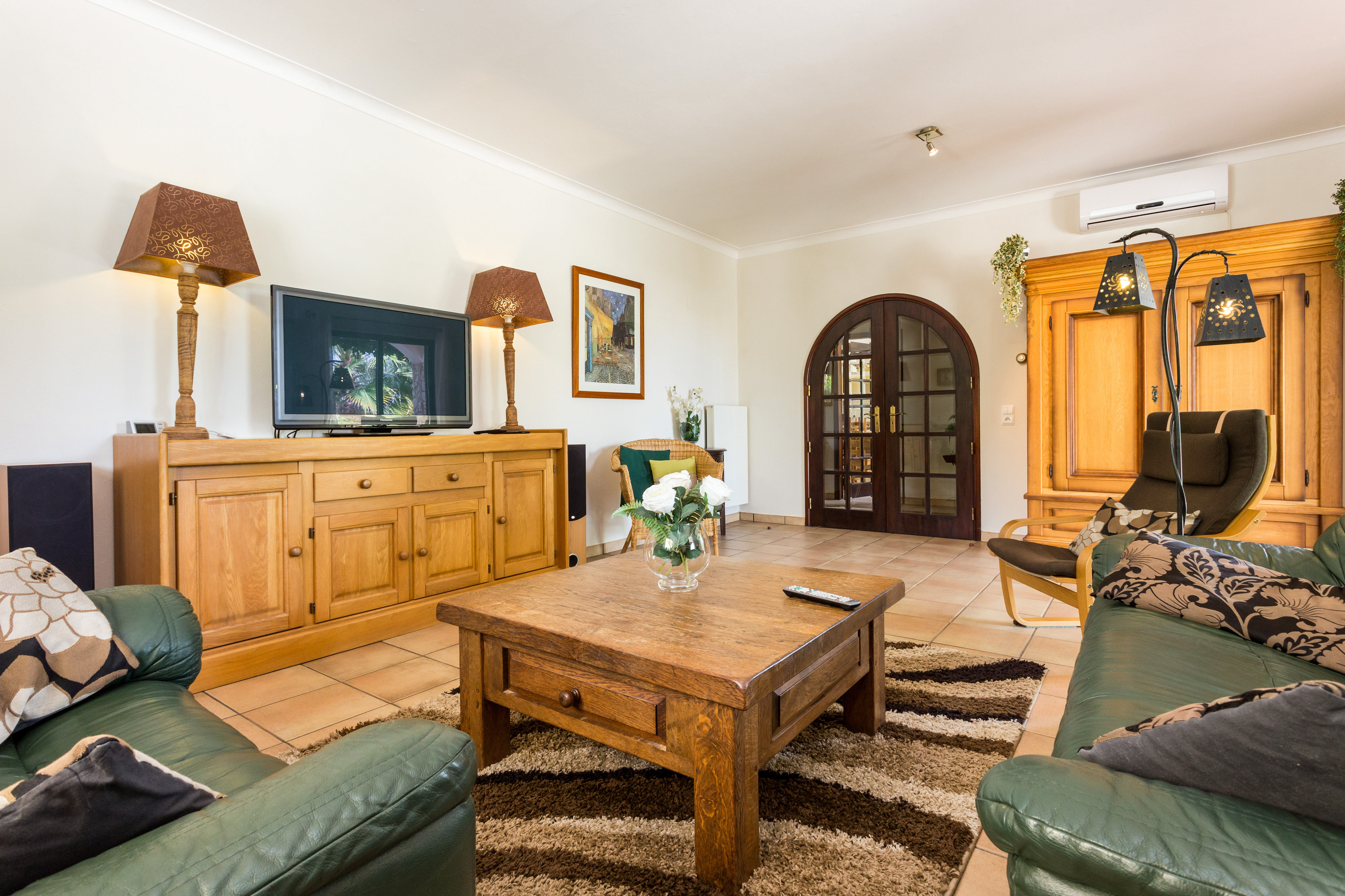 Holiday House Pinhal Villa With Pool In A Residential Area On The Outskirts Of Lagos For 10 People In Rental Algarve Lagos Lagos Pets Allowed