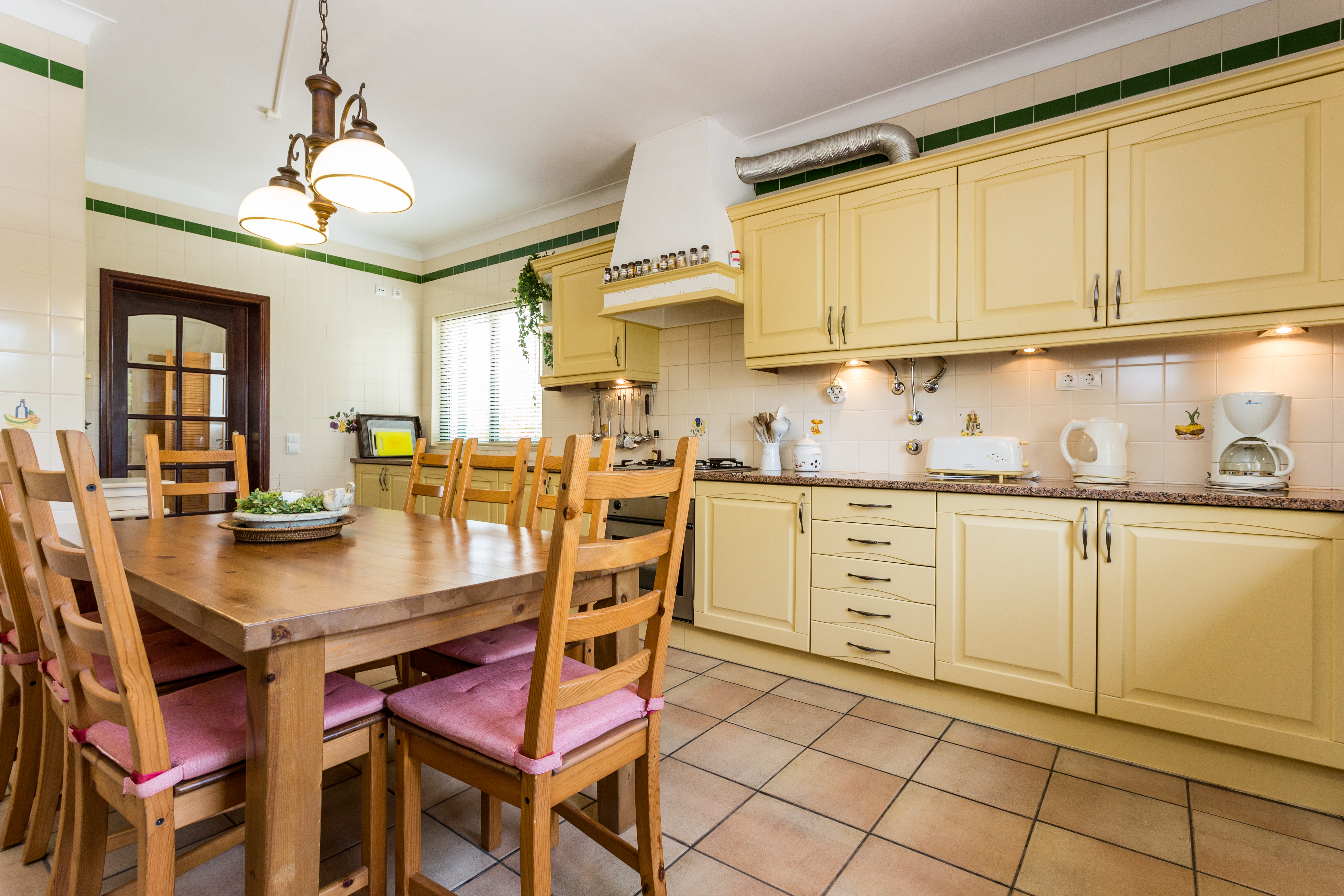 Holiday House Pinhal Villa With Pool In A Residential Area On The Outskirts Of Lagos For 10 People In Rental Algarve Lagos Lagos Pets Allowed