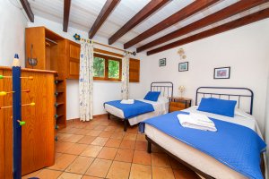 Quinta Goncalves gemütliches Zimmer mit Einzelbetten - ideal für Kinder oder Freunde