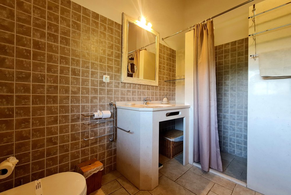 Bad 1 en suite mit Dusche