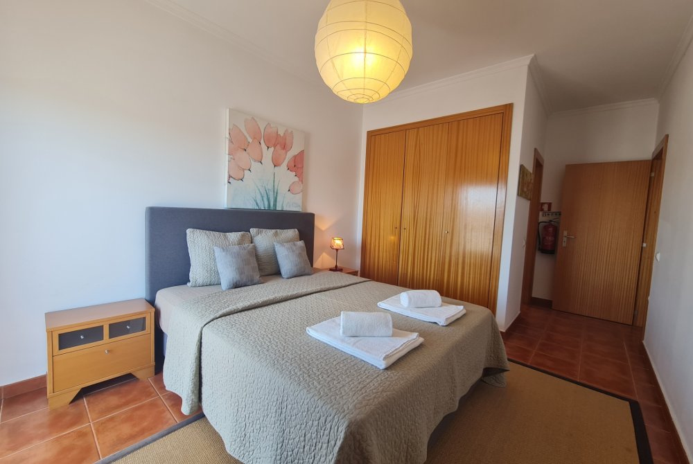 Schlafzimmer mit Doppelbett
