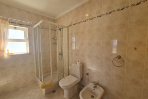 apartment bellevue meia praia bathroom 1 en suite
