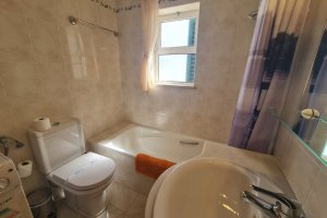 apartment bellevue meia praia bathroom 2