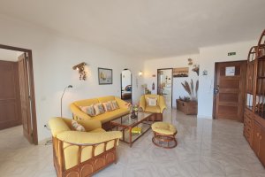 apartment bellevue meia praia living room