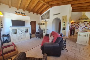 Villa do Paraiso Wohnzimmer mit Smart TV Ferienvilla Bensafrim Algarve
