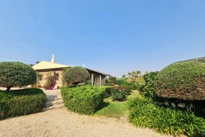 Villa do Paraiso Algarve Lagos Ferienhaus Außenansicht und Garten