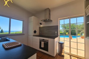 Villa Doce Vida Kitchen with sea