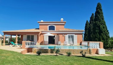Villa Mar á Vista - Familienvilla nahe Lagos Algarve mit Pool, Garten & Spielplatz in Strandnähe