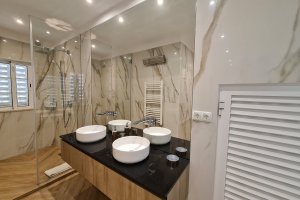 Villa Sanssouci bathroom 2
